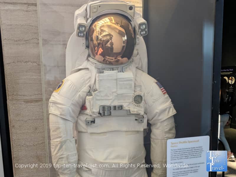 Space suit at the Air and Space museum in D.C.