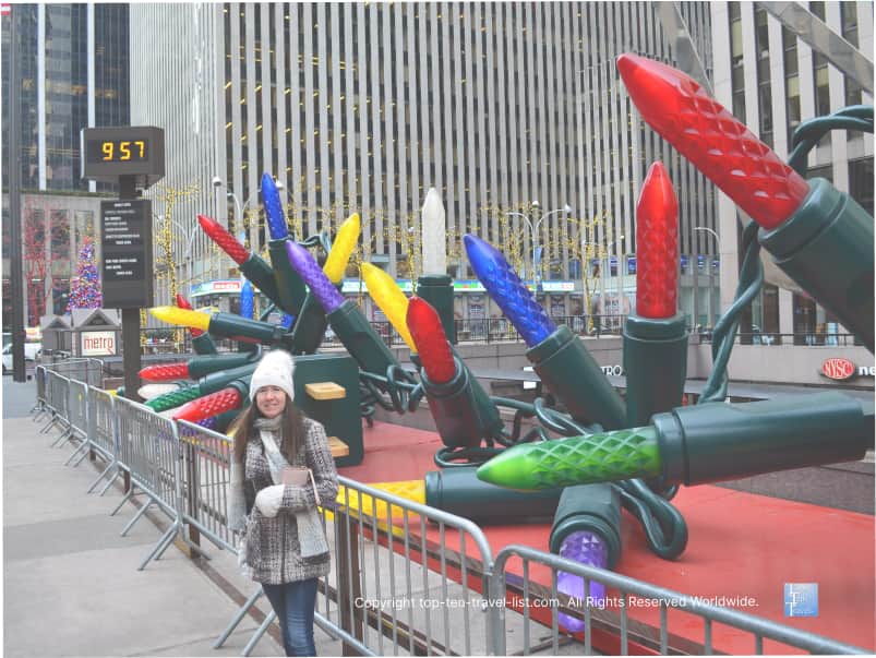 Giant string of Christmas lights in NYC