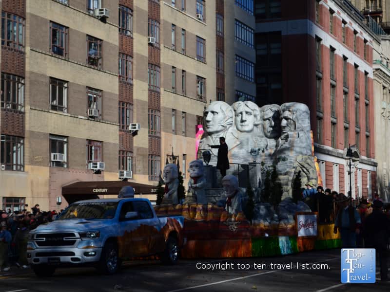 Mount Rushmore float in the Macy's Thanksgiving Day Parade 