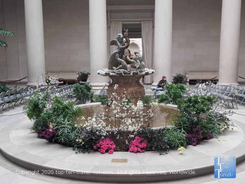 Gorgeous fountain at the National Gallery of Art west building in Washington D.C.