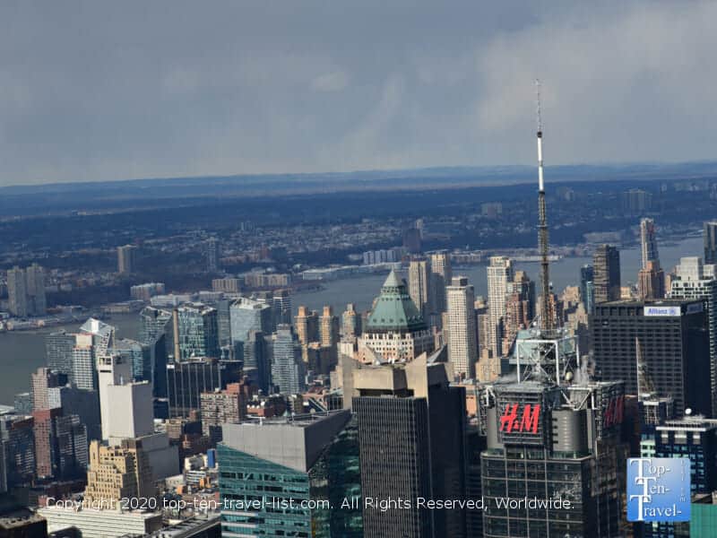 Gorgeous city scenery via the 86th floor of the Empire State building in NYC