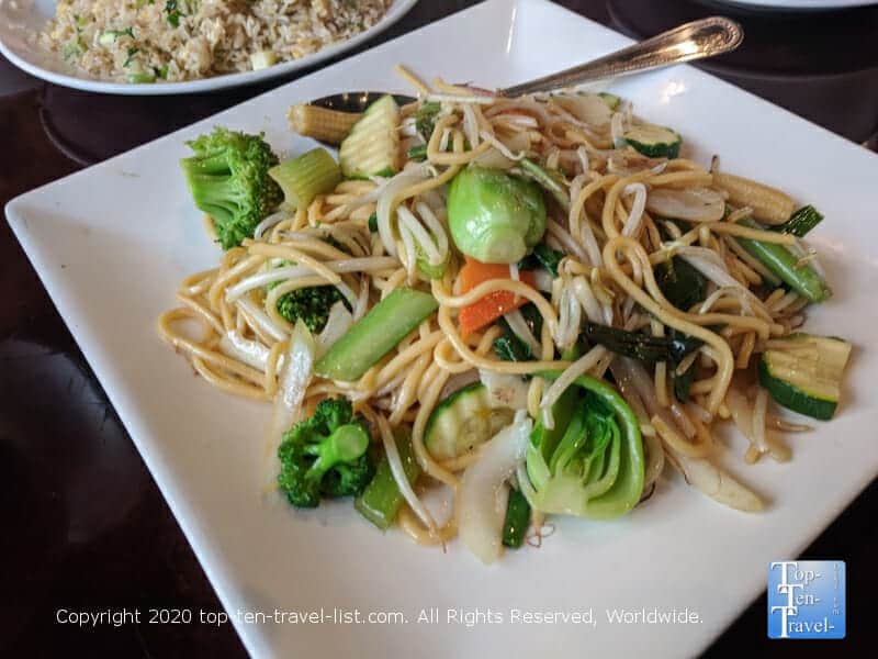 Veggie Lo Mein at Yummy House in Tampa, Florida 