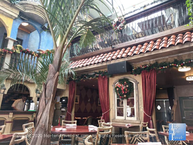 Beautiful tropical ambiance at Cuba Libre restaurant