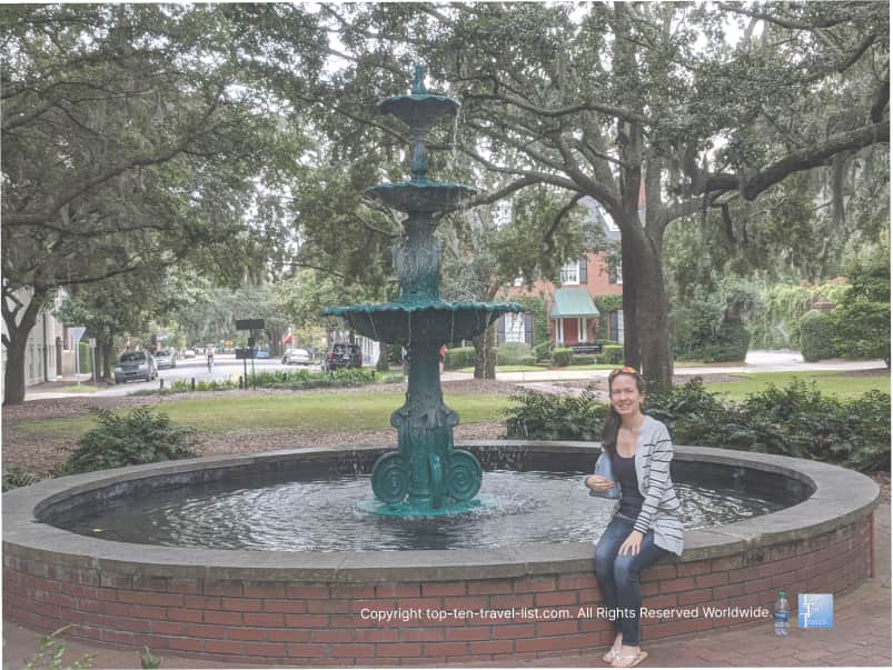 Relaxing fountain at lafayette Square in Savannah 