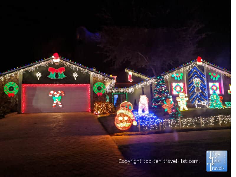 Indian Trails HOA drive through Christmas lights in Palm Harbor, Florida 