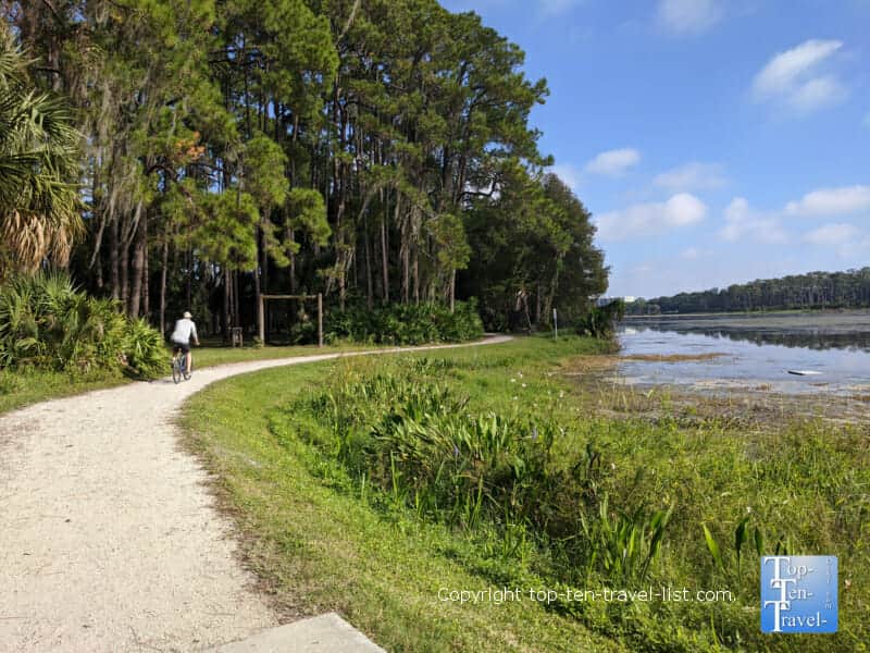 Lakeside bike trail at John S. Taylor Park in Florida 