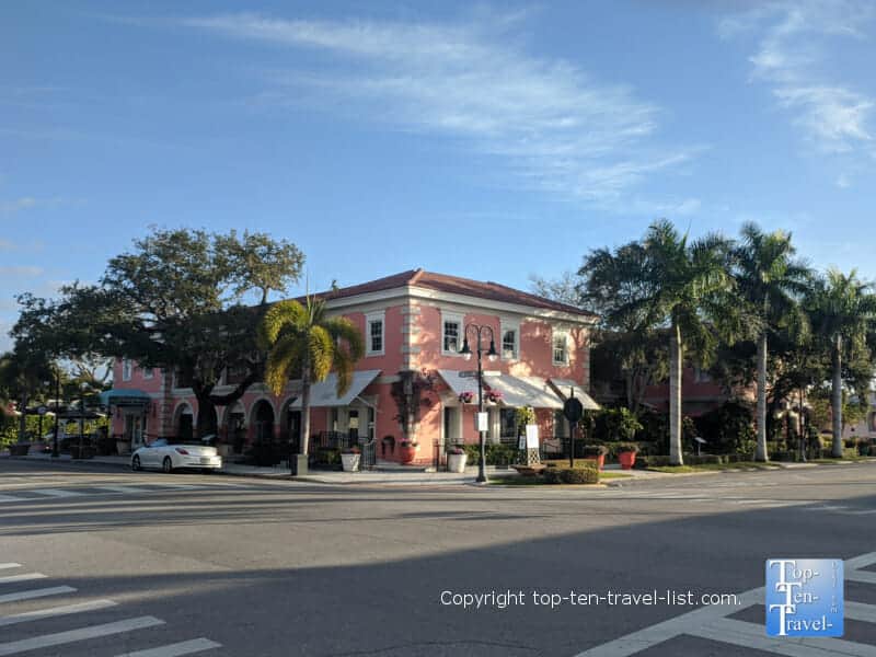 Third Street South dining and shopping in Naples, Florida 