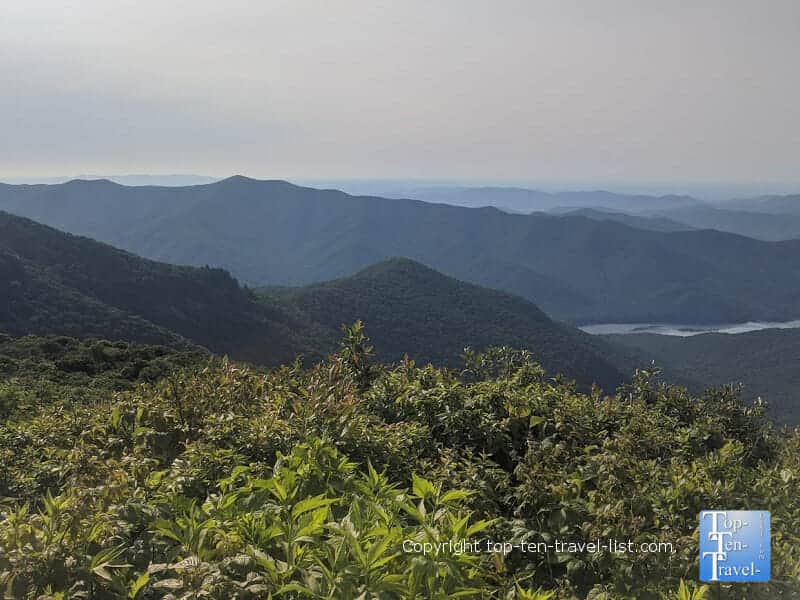 Amazing overlook along the Craggy Pinnacle trail along the Blue Ridge Parkway 