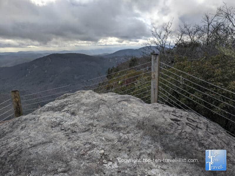 Scenic overlook along the Whiteside Mountain trail in Western North Carolina