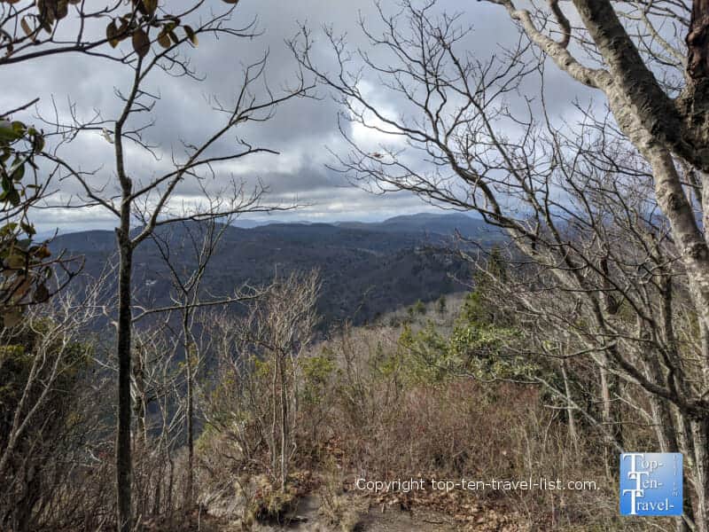 Gorgeous mountain overlook along the Whiteside Mountain trail in Western North Carolina