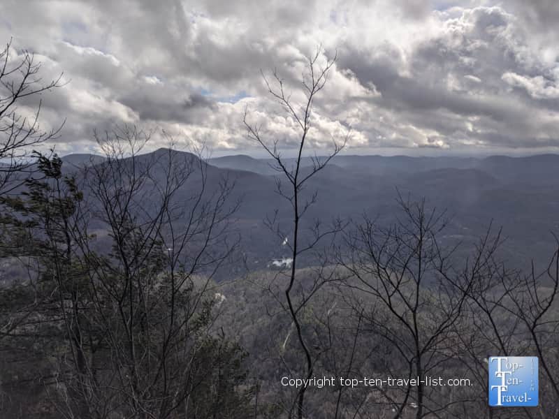 Scenic mountain vista along the Whiteside Mountain trail in Western North Carolina