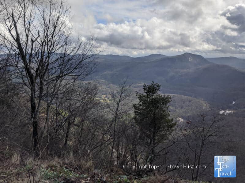 Gorgeous mountain views on the Whiteside Mountain trail in Western North Carolina