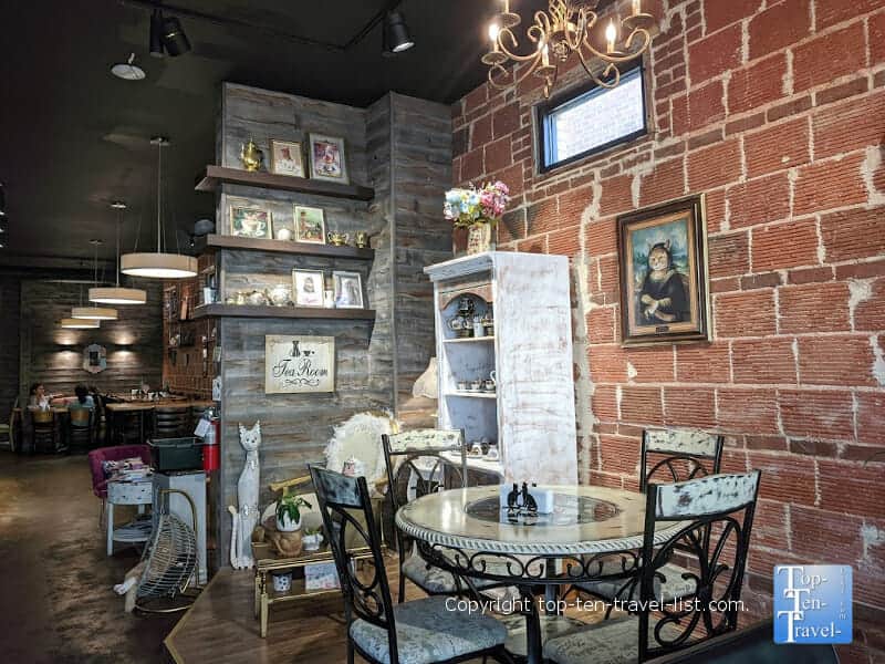 Cat themed cafe in Greenville, South Carolina