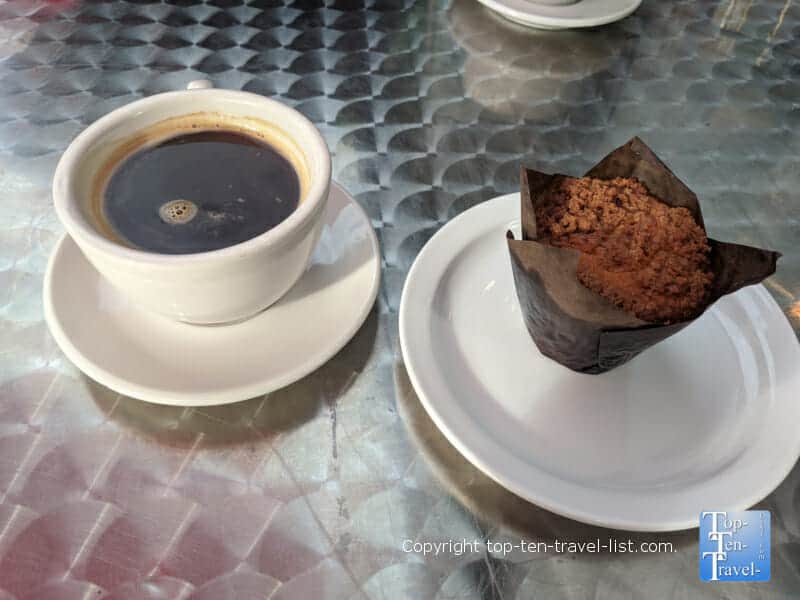 Coffeecake muffin at Tazza d'Oro in Pittsburgh