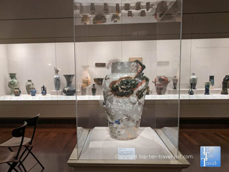 18th century Aladdin vase at the Cincinnati Art Museum