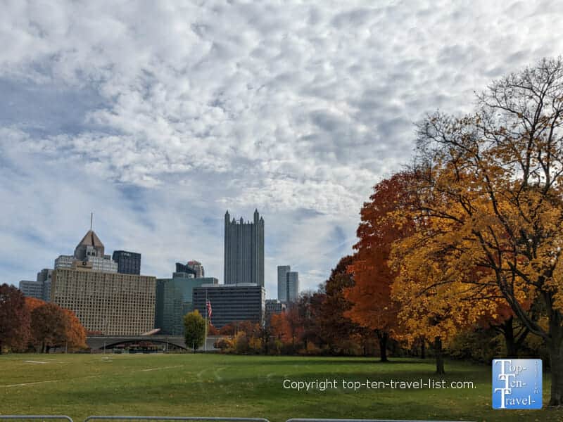 Pretty view of the Pittsburgh skyline at Point State Park