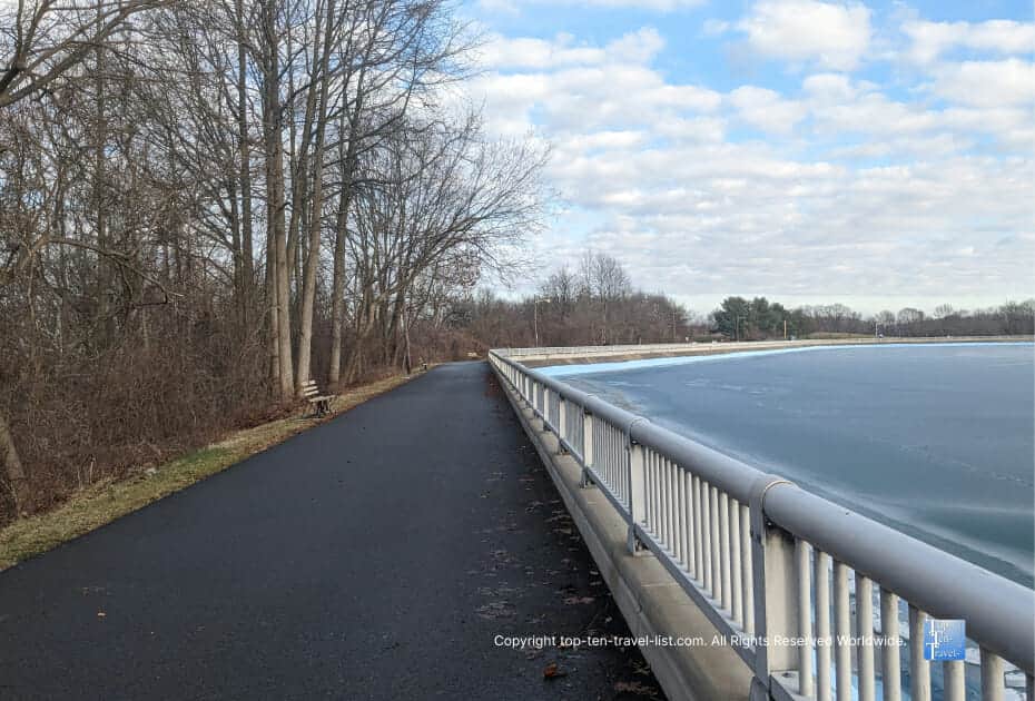 Winter walk around the Highland Park reservoir in Pittsburgh