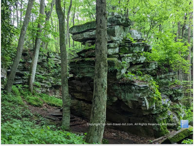 Rock formation on the Tunnel Trail at New River Gorge National park in West Virginia