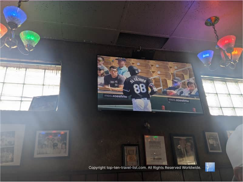 Chicago White Sox at Vito and Nick's