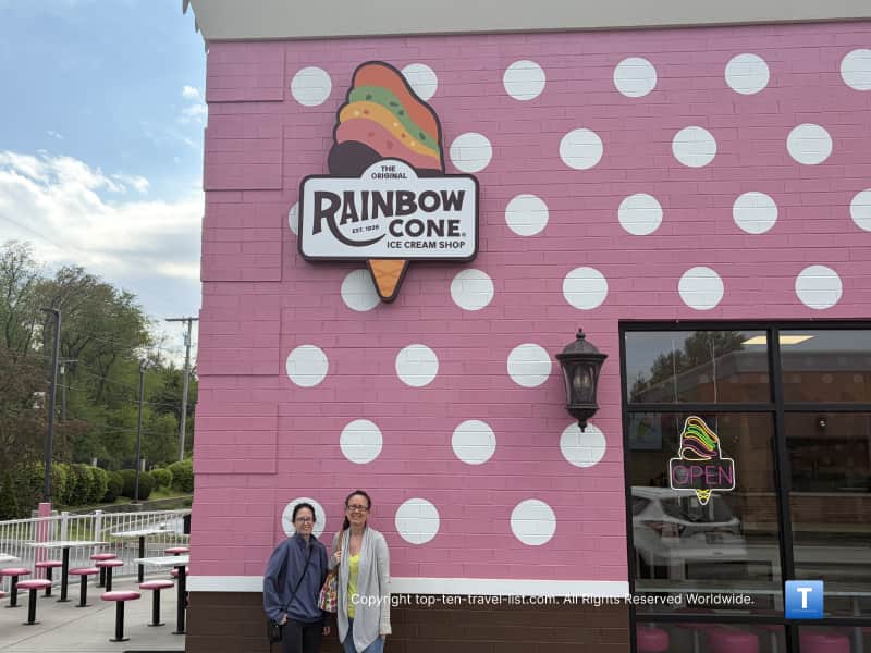Cute pink Rainbow Cone building in Dyer, Indiana