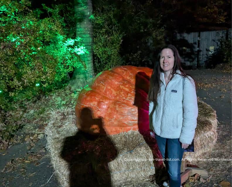 Halloween photo opp at the Pittsburgh Zoo