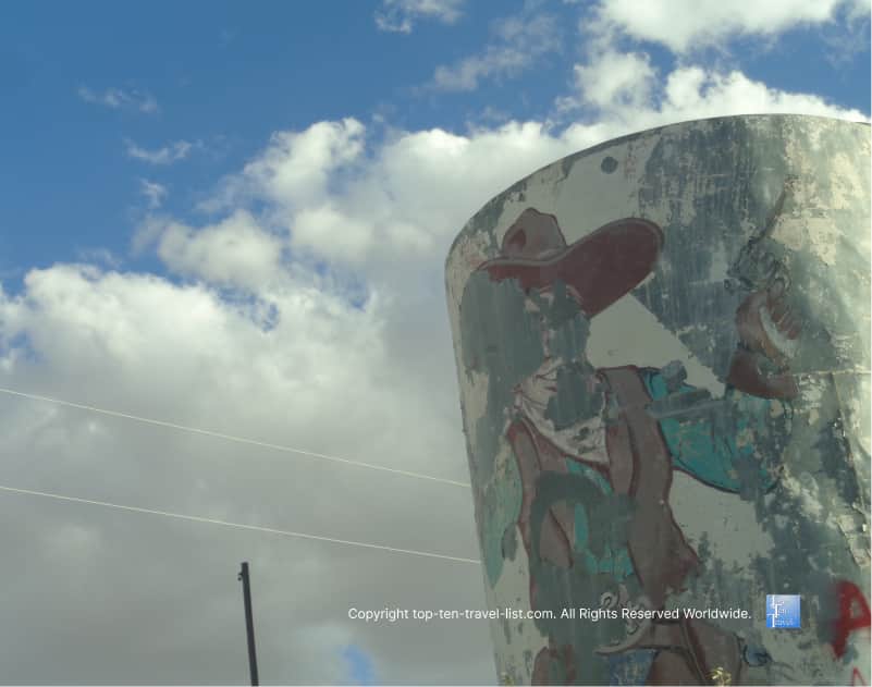 Two Guns water tank
