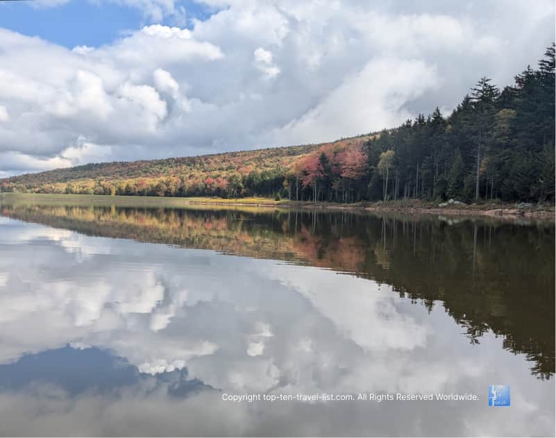 Beautiful views of Shavers Lake in Snowshoe, West Virginia while kayaking