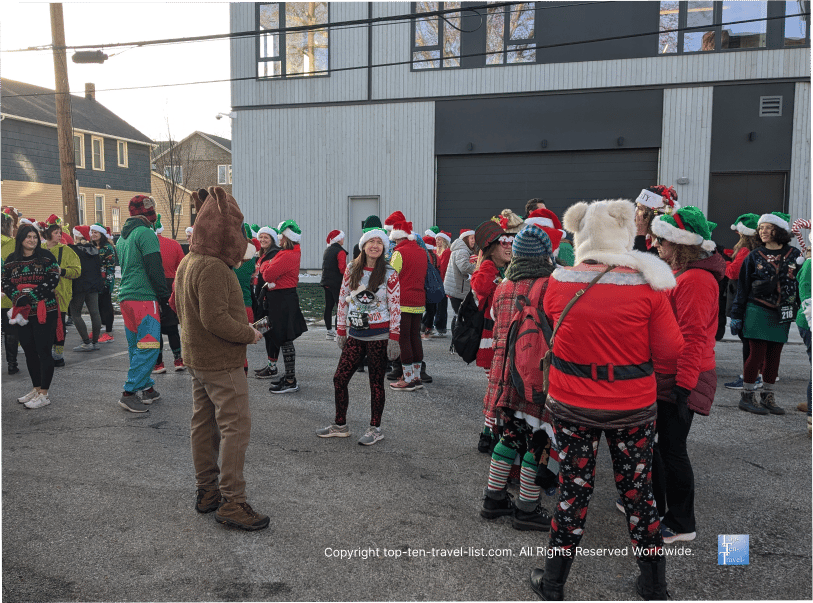 Santas in Tremont, Ohio fun run
