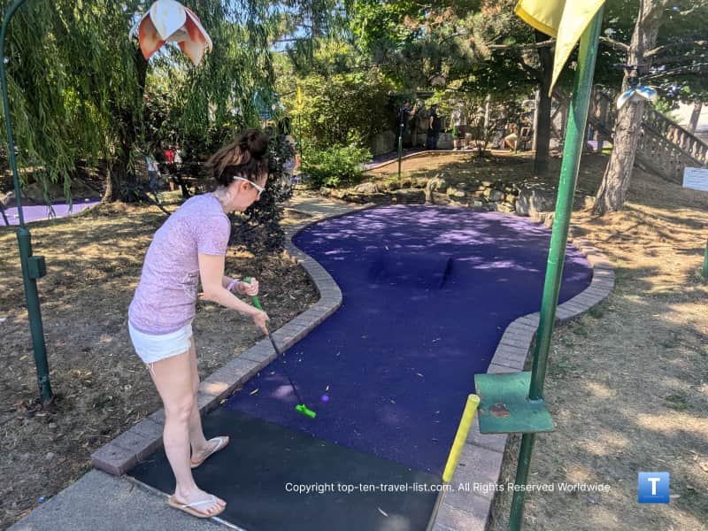 Sweeties mini golf in Cleveland