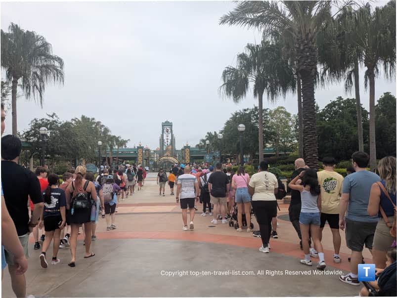 Crowds at Epic Universe 