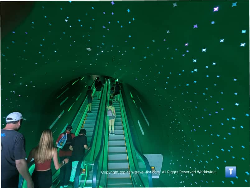 Warp elevator at Super Nintendo World at Epic