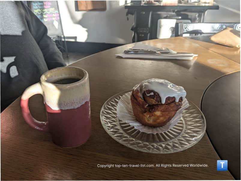 Cinnamon roll at Buttercream Bakery in Lodi
