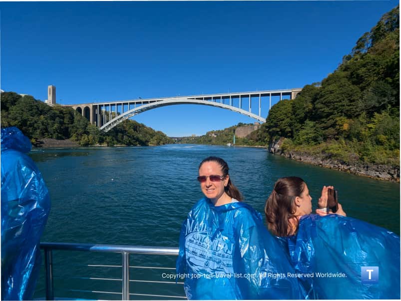 Rainbow Bridge in Niagara Falls 