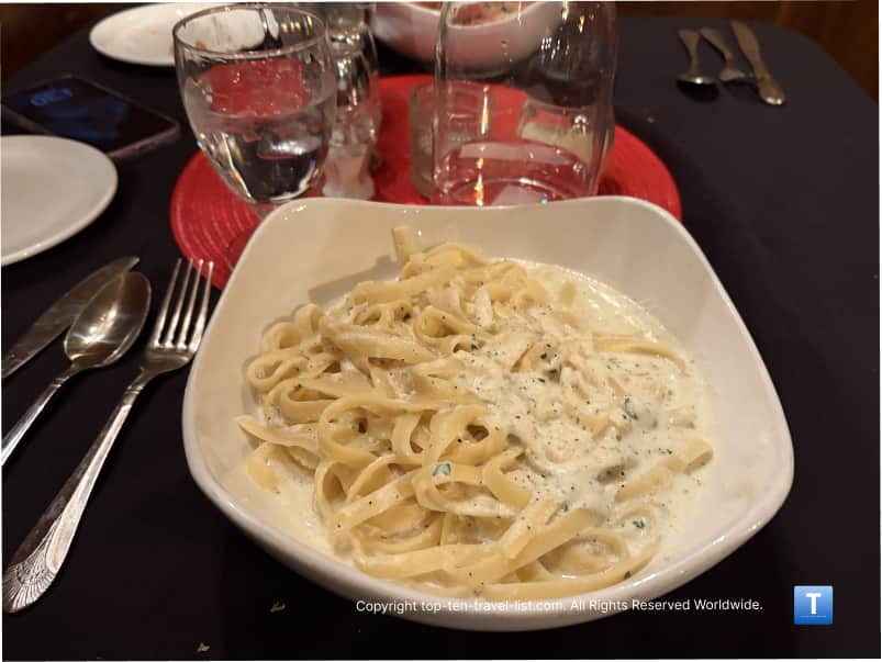 Alfredo pasta at Guarino's in Cleveland
