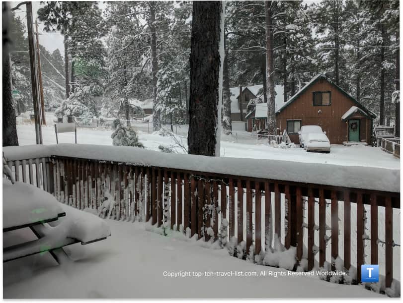 Snowy cabin rental in Kachina Village, Arizona 