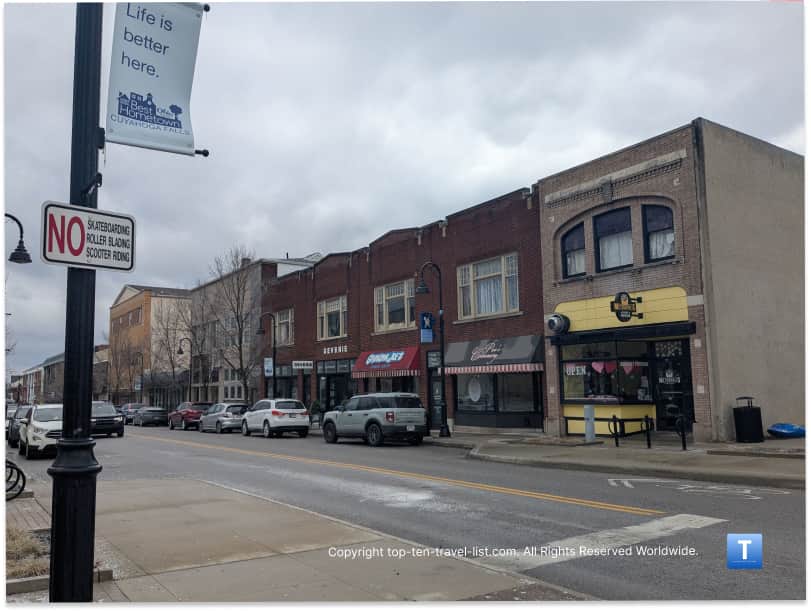 Main St in Cuyahoga Falls, Ohio
