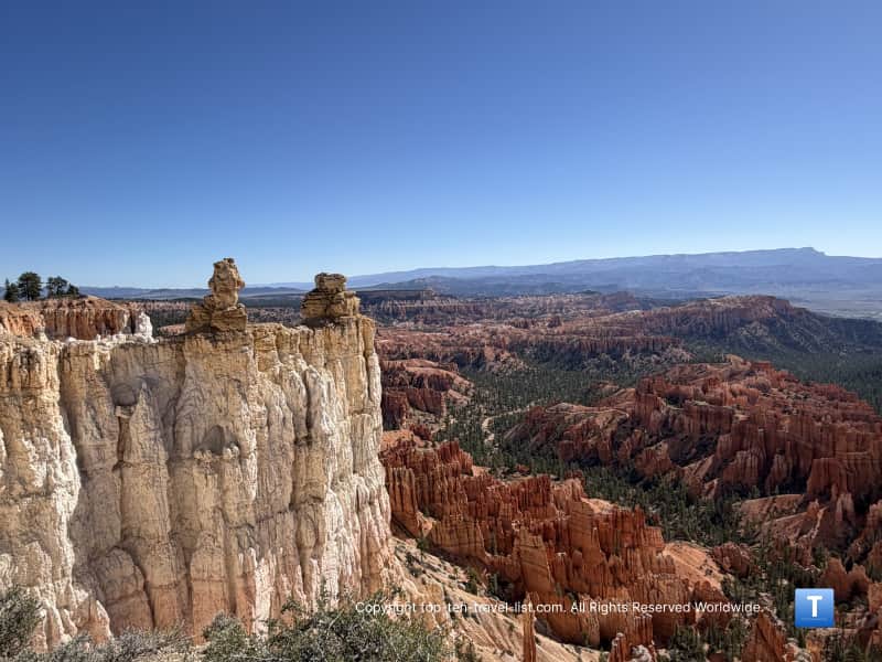 Towering white hoodoo along the Bryce to Inspiration trail