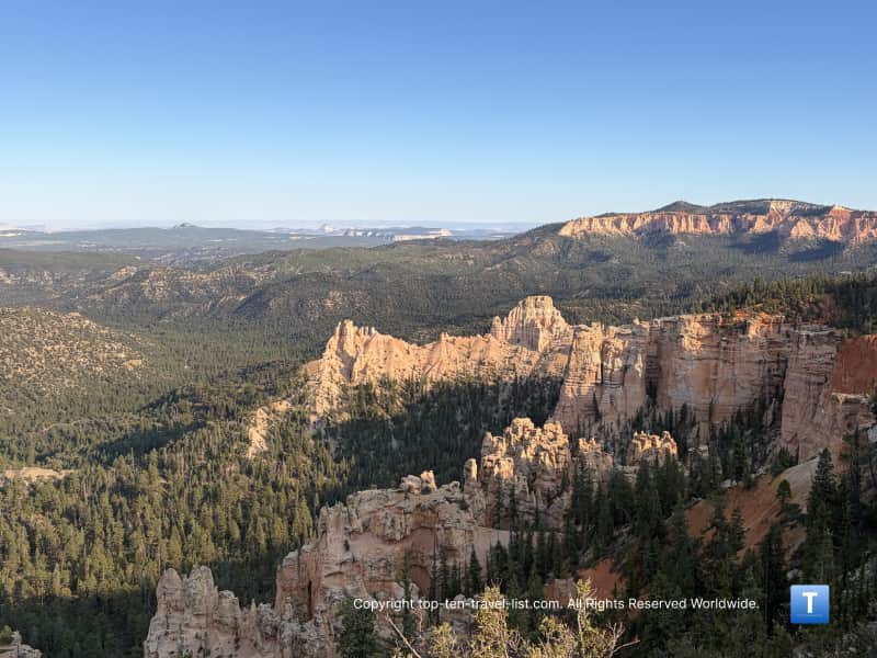 Views of hoodoos from Fairview Point at Bryce Canyon