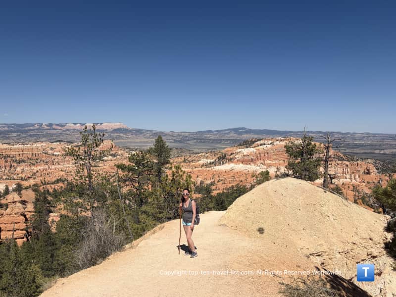 Steep drop off on the Queen's Garden trail at Bryce Canyon
