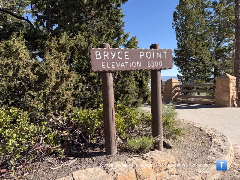 Bryce Point sign at Bryce Canyon National Pak