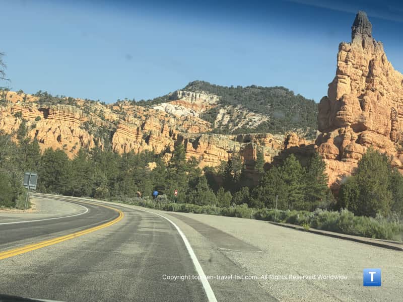 Big red rock views on the US 12 Scenic Drive in Utah