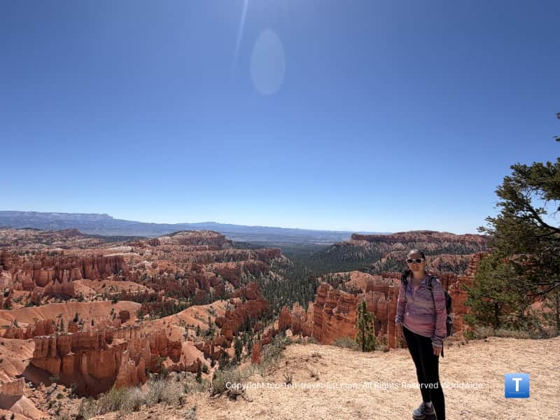 Scenic view of hoodoos from the Rim Trail at Bryce Canyon