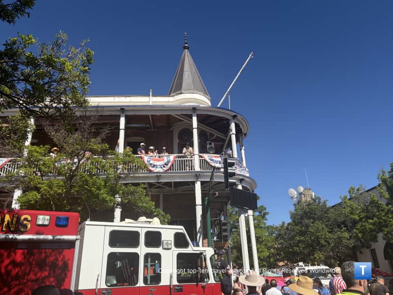 Weatherford hotel in downtown Flagstaff on the 4th of July